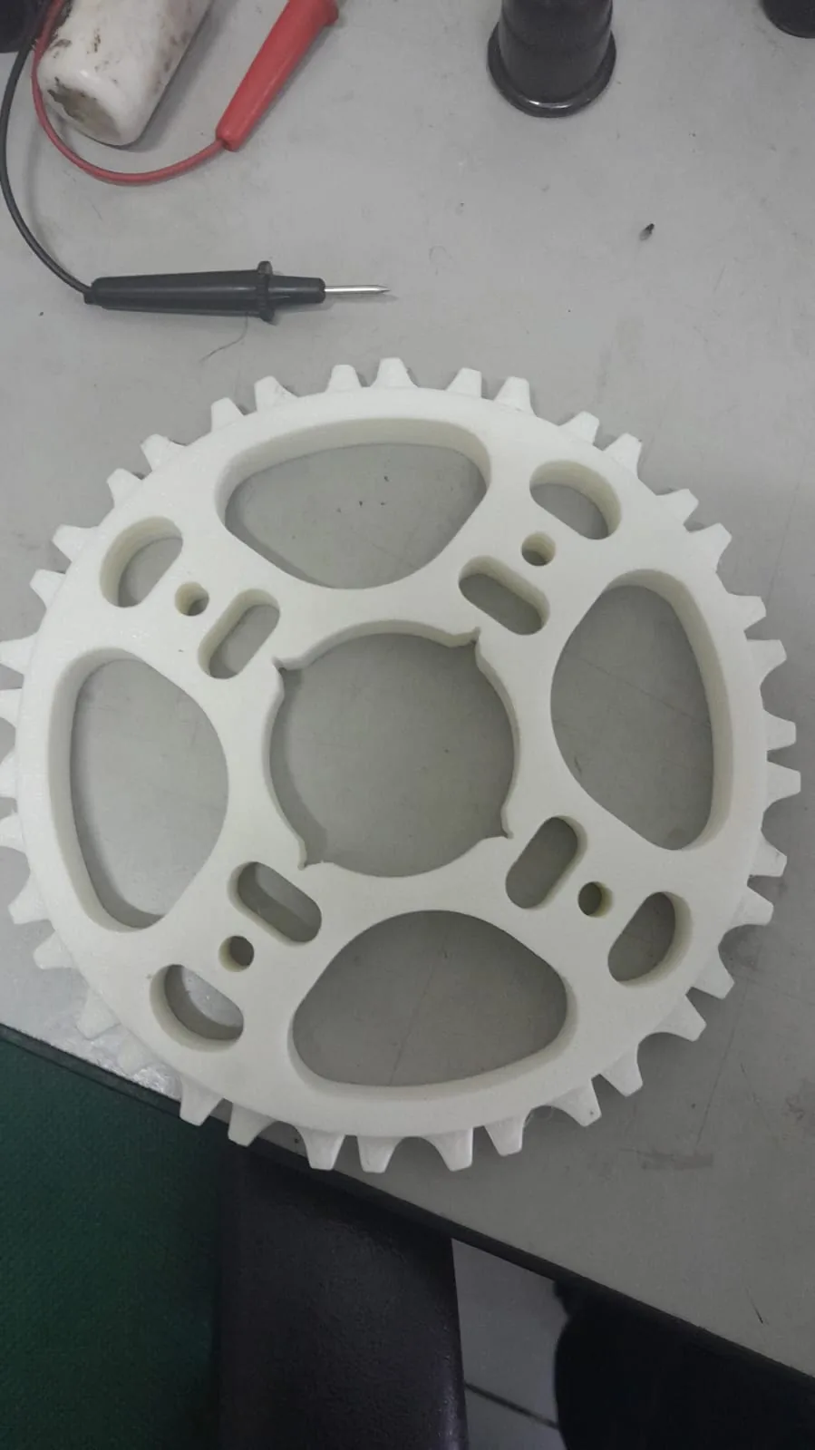 Engrenagem industrial usinada em Nylon PA66 pela N7N Ferramentaria